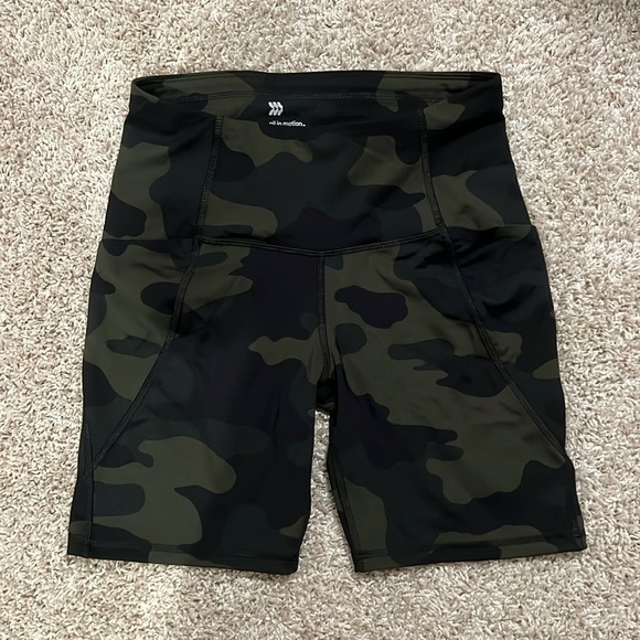 all in motion Camo Bike Shorts - Picture 1 of 4
